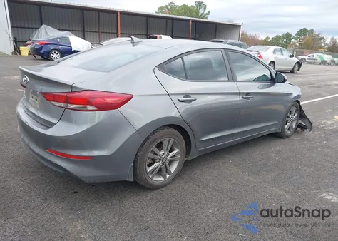 2018 Hyundai Elantra Value Edition z USA, uszkodzony, nr VIN 5NPD84LF4JH346378